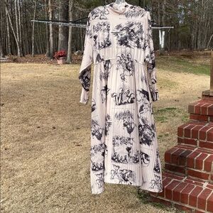 Zara Disney Stories Collection
Black and Cream Long Sleeve Midi Dress EUC